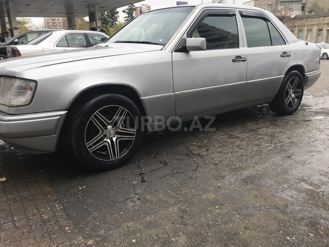 Mercedes E 220 1994, 287,000 km - 2.2 l - Bakı