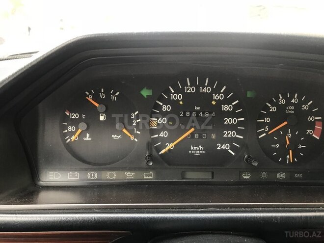 Mercedes E 220 1994, 287,000 km - 2.2 l - Bakı