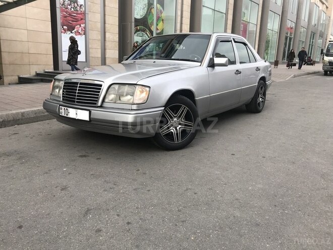 Mercedes E 220 1994, 287,000 km - 2.2 l - Bakı