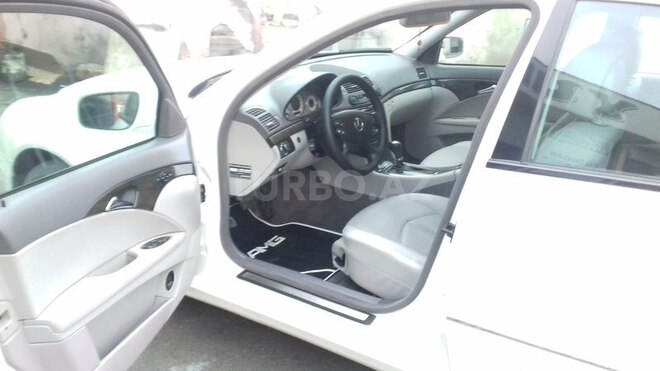 Mercedes E 220 2009, 182,000 km - 2.2 l - Bakı
