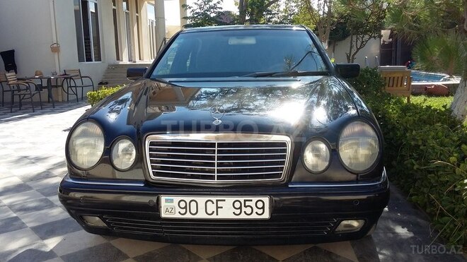 Mercedes E 220 1999, 208,000 km - 2.2 l - Bakı