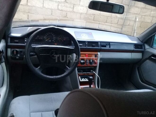 Mercedes E 220 1993, 399,912 km - 2.2 л - Bakı