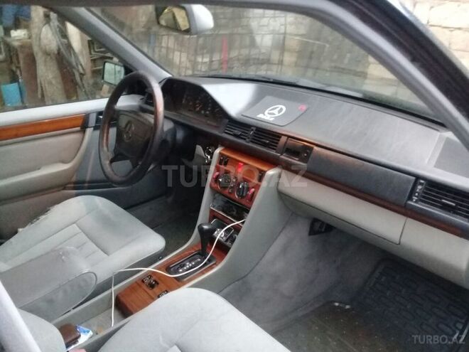 Mercedes E 220 1993, 399,912 km - 2.2 л - Bakı