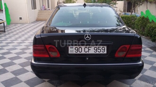 Mercedes E 220 1999, 208,000 km - 2.2 l - Bakı