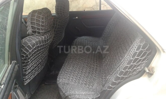 Mercedes E 220 1993, 368,200 km - 2.2 l - Bakı