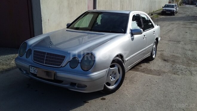 Mercedes E 220 2000, 315,000 km - 2.2 l - Bakı