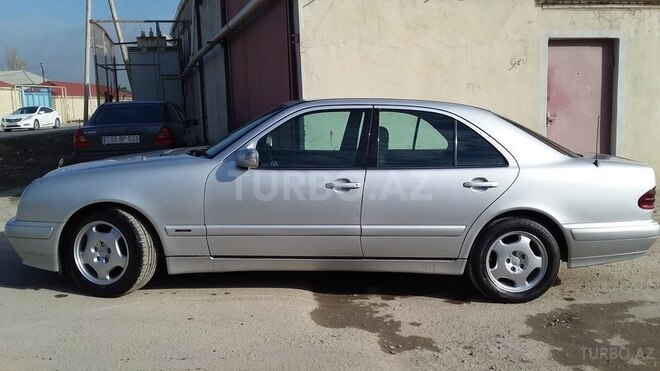 Mercedes E 220 2000, 315,000 km - 2.2 l - Bakı