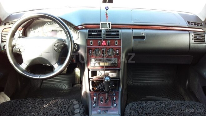 Mercedes E 220 2000, 315,000 km - 2.2 l - Bakı