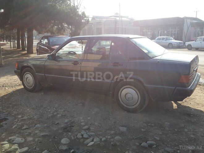 Mercedes E 180 1991, 273 km - 1.8 l - Qazax