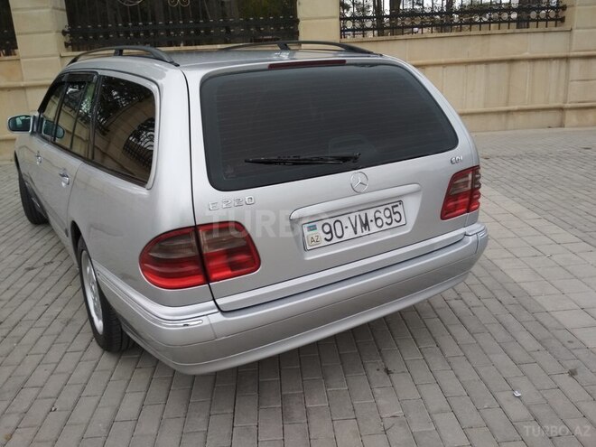 Mercedes E 220 1999, 235,000 km - 2.2 l - Bakı