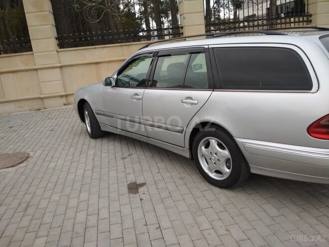Mercedes E 220 1999, 235,000 km - 2.2 l - Bakı