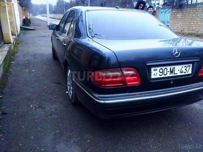 Mercedes E 280 2001, 335,000 km - 2.8 l - Quba