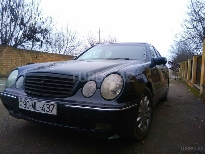 Mercedes E 280 2001, 335,000 km - 2.8 l - Quba