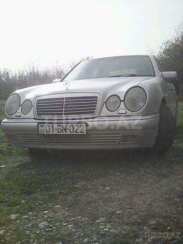 Mercedes E 240 1999, 250,000 km - 2.4 l - Bərdə