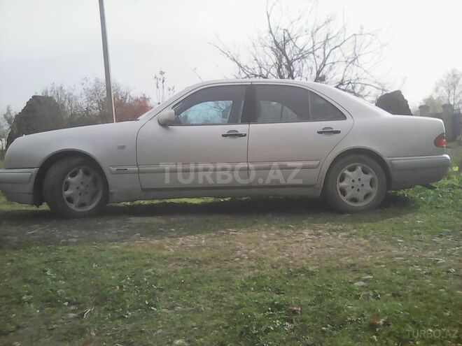 Mercedes E 240 1999, 250,000 km - 2.4 l - Bərdə