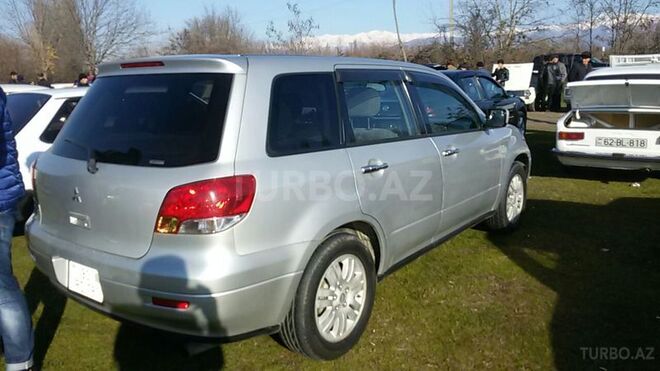 Mitsubishi Airtrek 2001, 300 km - 2.3 l - Zaqatala