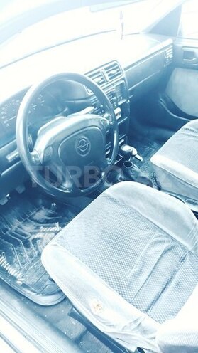 Opel Vectra 1995, 298,465 km - 2.0 l - Qax