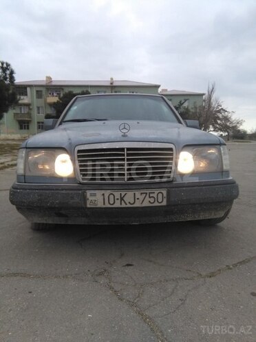 Mercedes E 260 1990, 3,910,000 km - 0.3 l - Bakı