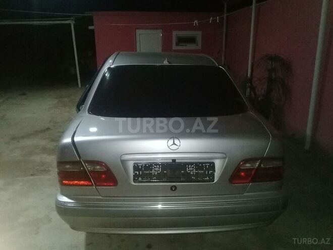 Mercedes E 270 2000, 28,438 km - 2.7 l - Beyləqan