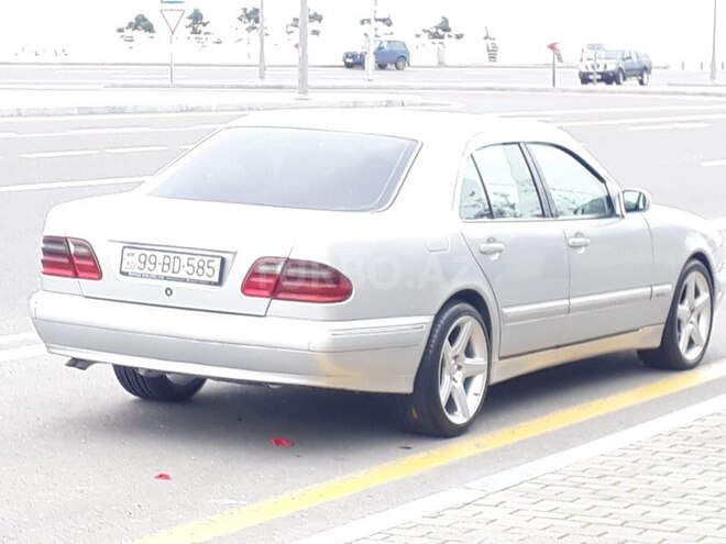 Mercedes E 220 2001, 389,005 km - 2.2 l - Bakı