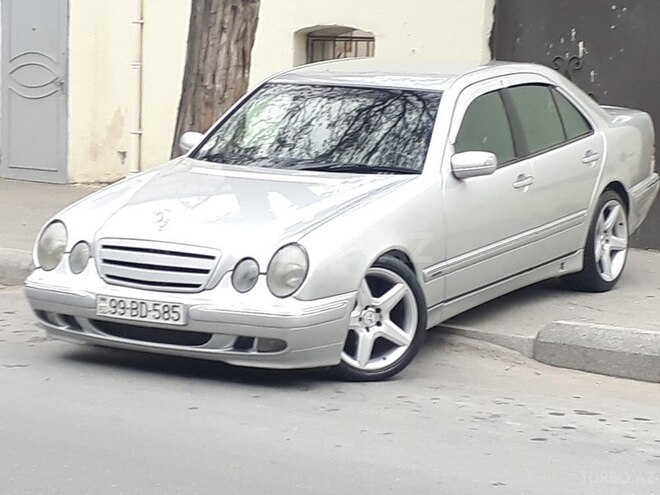 Mercedes E 220 2001, 389,005 km - 2.2 l - Bakı