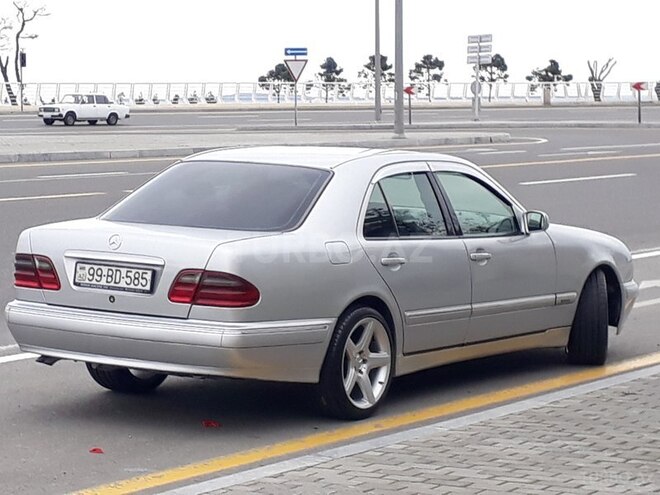 Mercedes E 220 2001, 389,005 km - 2.2 l - Bakı