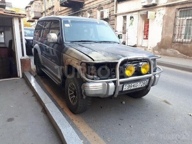 Mitsubishi Pajero 1993, 230,000 km - 2.5 l - Bakı