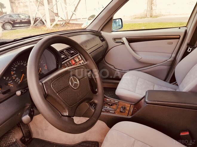 Mercedes C 180 1999, 260,000 km - 1.8 l - Gəncə