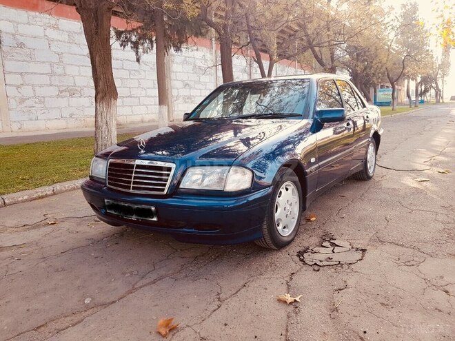 Mercedes C 180 1999, 260,000 km - 1.8 l - Gəncə