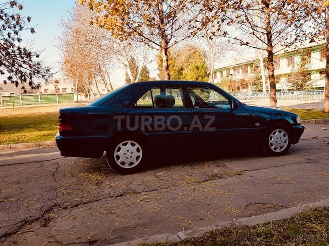 Mercedes C 180 1999, 260,000 km - 1.8 l - Gəncə