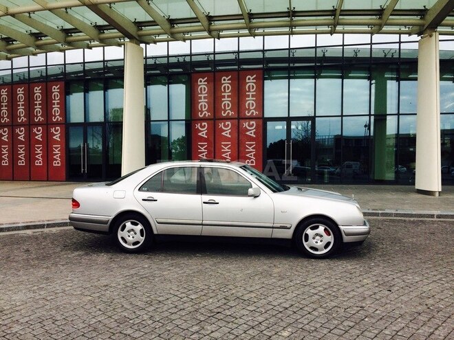 Mercedes E 240 1999, 280,000 km - 2.4 l - Bakı