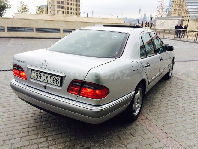 Mercedes E 240 1999, 280,000 km - 2.4 l - Bakı