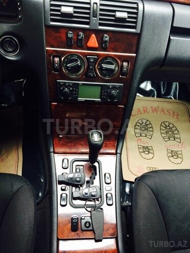 Mercedes E 240 1999, 280,000 km - 2.4 l - Bakı