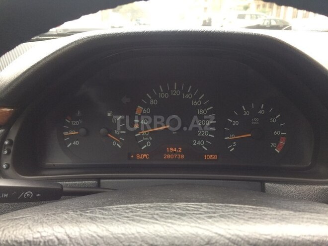 Mercedes E 240 1999, 280,000 km - 2.4 l - Bakı