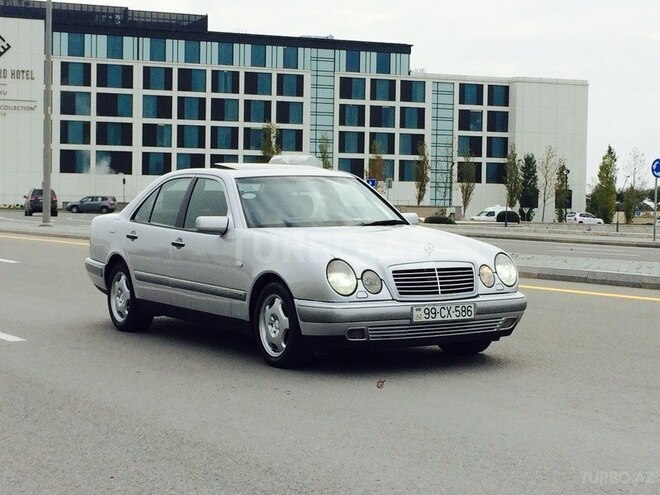 Mercedes E 240 1999, 280,000 km - 2.4 l - Bakı