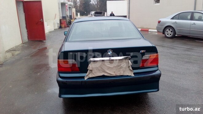 BMW 318 1993, 235,000 km - 1.8 l - Bakı