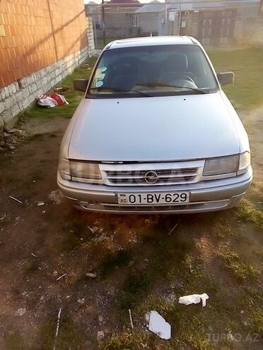 Opel Astra 1993, 250,000 km - 1.6 л - Bakı