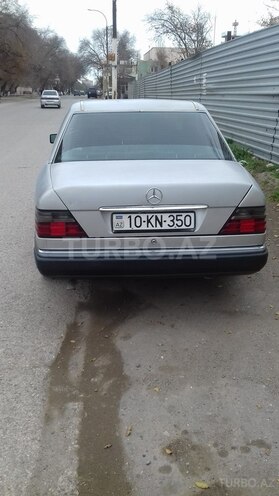 Mercedes E 250 1993, 420,000 km - 2.5 л - Sumqayıt