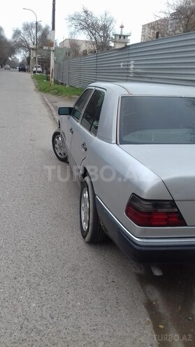 Mercedes E 250 1993, 420,000 km - 2.5 л - Sumqayıt