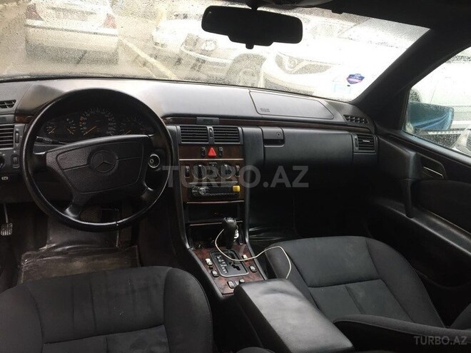 Mercedes E 230 1996, 328,828 km - 2.3 л - Sumqayıt