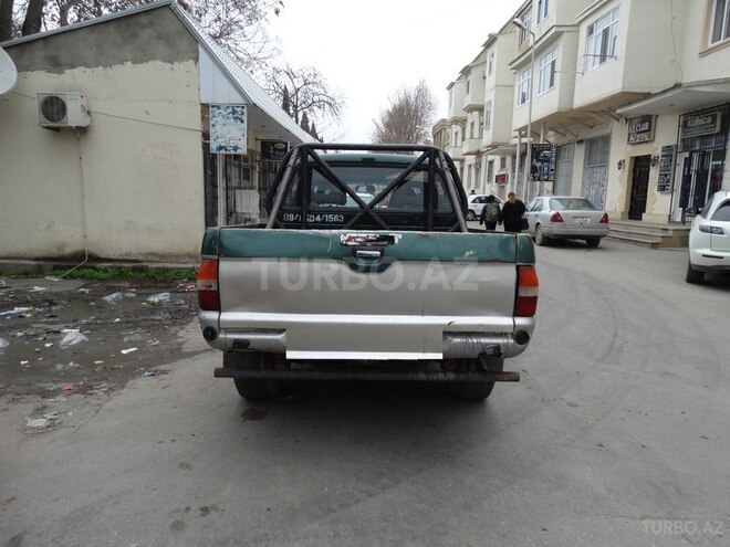 Mitsubishi L200 2004, 180,000 km - 2.5 l - Bakı