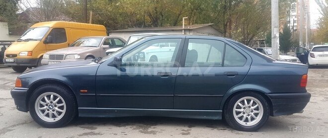 BMW 318 1997, 352,000 km - 1.8 l - Sumqayıt