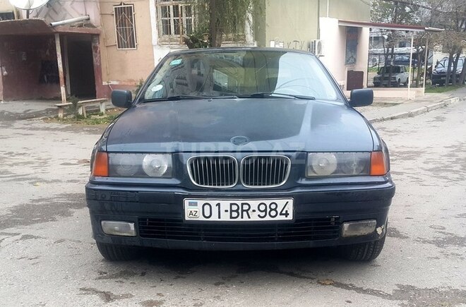 BMW 318 1997, 352,000 km - 1.8 l - Sumqayıt