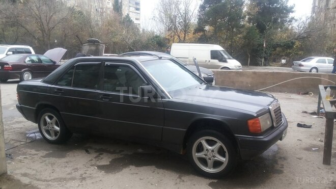 Mercedes 190 1990, 200,000 km - 2.5 л - Bakı