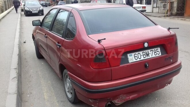 Volkswagen Polo 1985, 180,000 km - 1.5 l - Bakı