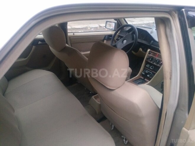 Mercedes E 300 1988, 264,000 km - 3.0 l - Quba