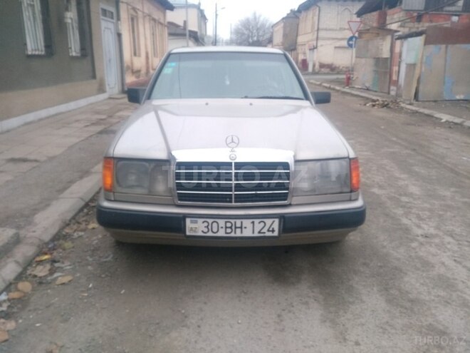 Mercedes E 300 1988, 264,000 km - 3.0 l - Quba
