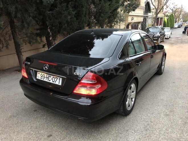 Mercedes E 220 2004, 270,000 km - 2.2 l - Bakı