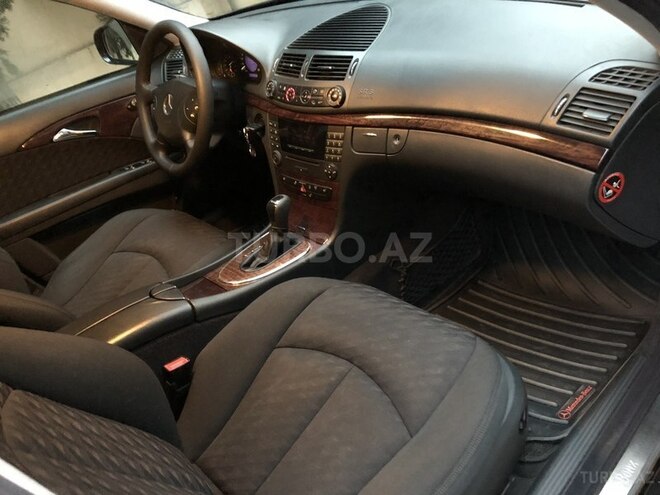 Mercedes E 220 2004, 270,000 km - 2.2 l - Bakı