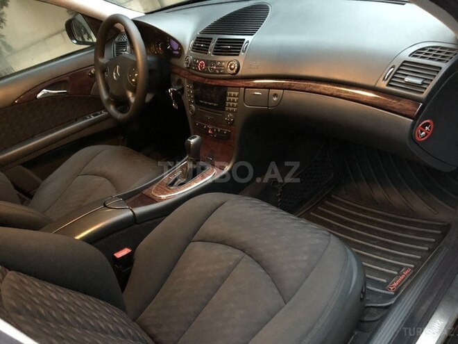 Mercedes E 220 2004, 270,000 km - 2.2 l - Bakı